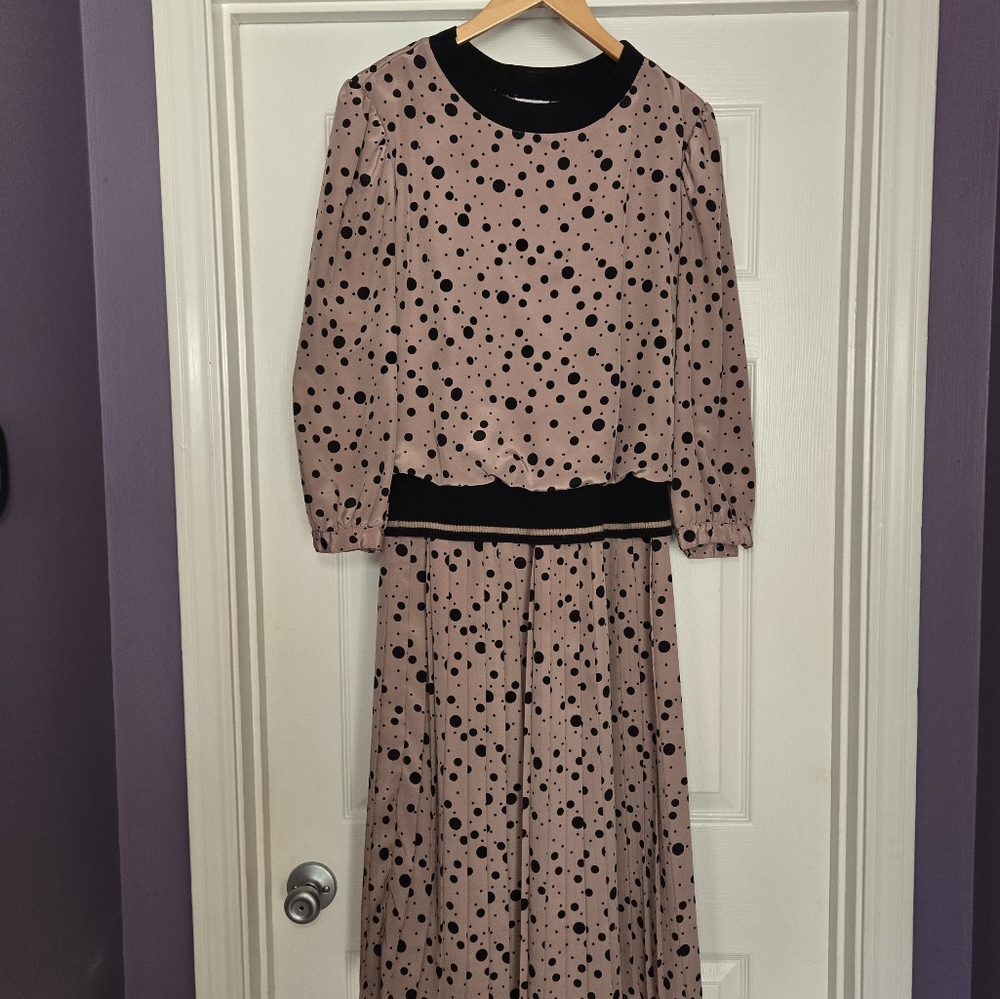 Chic Vintage 80s Polka Dot Midi Dress in‎ Tan and Black